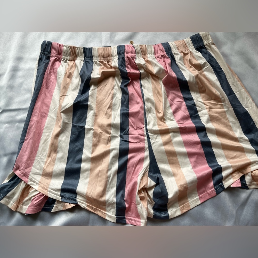 Shein Striped Ruffle Drawstring Waist Shorts - Picture 3 of 4